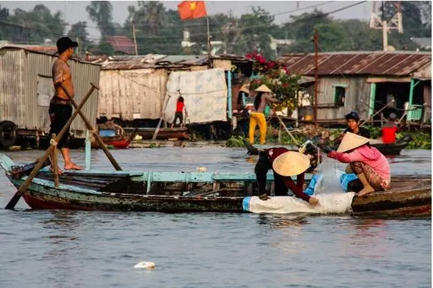 A Floating Fish Farm