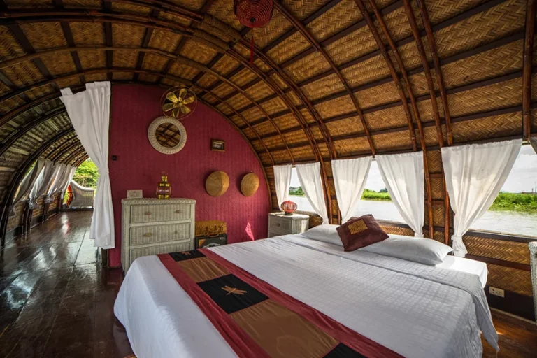 : Khám phá miền châu thổ (ngược dòng) File name: Bản-sao-VC_Song-Xanh-Sampan_MarCom-18-copy.webp