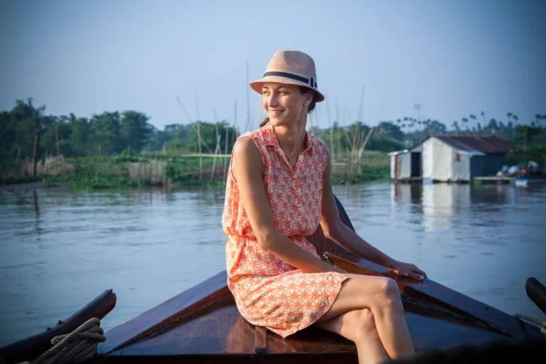 Hành trình Mê Kông (xuôi dòng) File name: Bản-sao-VC_Song-Xanh-Sampan_PA-15-copy.webp File type: image/webp