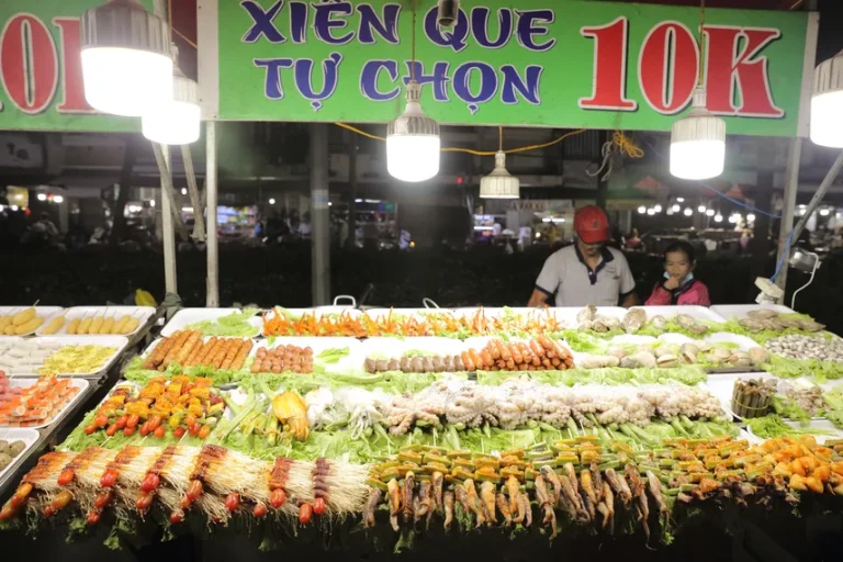 Khám Phá Ẩm Thực Đường Phố File name: Can-Tho-Street-Food-3.webp