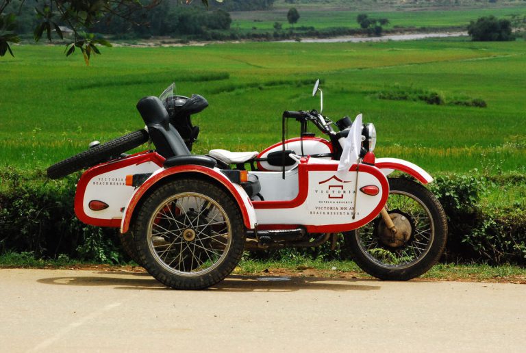 Thăm Quan Bằng Xe Mô Tô 3 Bánh File name: Sidecar-Trip-to-the-countryside-Gallery-4.jpg