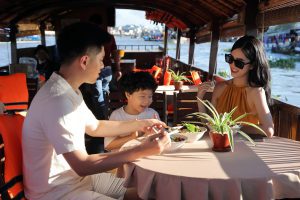 Một thoáng Đông Dương ở chợ nổi Cái Răng trên du thuyền Mekong Princess